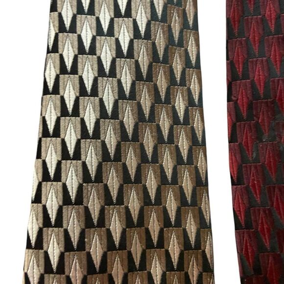 Can Heusen Ties group of 4 paid 49.50 each retired before worn perfect cond - Picture 3 of 5